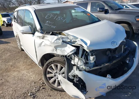 2013 Toyota Sienna Limited V6 7 Passenger z USA, uszkodzony, nr VIN 5TDYK3DC7DS360484